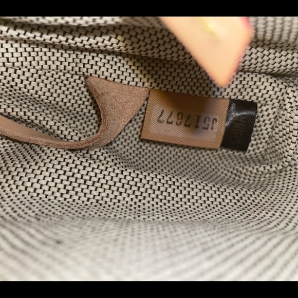 Dooney & Bourke hang bag - Picture 2 of 4